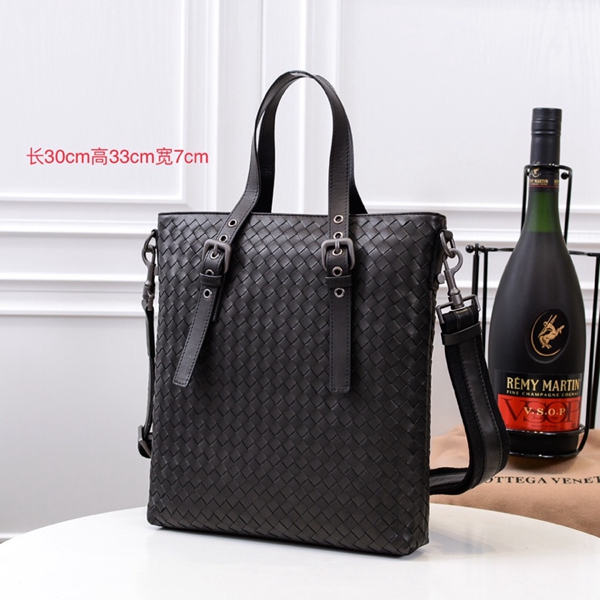 ボッテガヴェネタバッグ背面デザイン